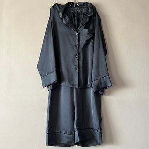 New H&M Silky Satin Gray  w/Black Piping  and Polka dots Pajama Set size M